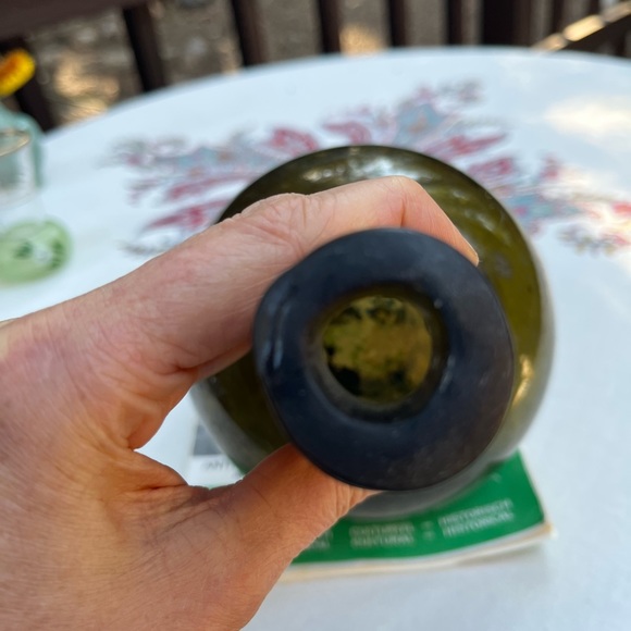 Antique Glass Bottle Surinam - Picture 9 of 15